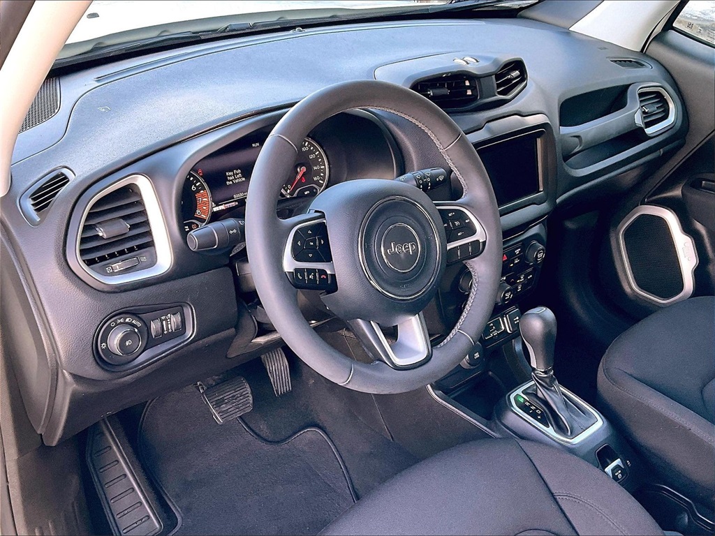 Image of Pre-Owned 2021 Jeep Renegade Latitude