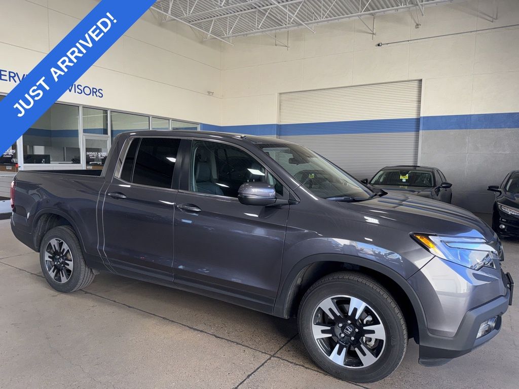 2020 Honda Ridgeline RTL photo 2