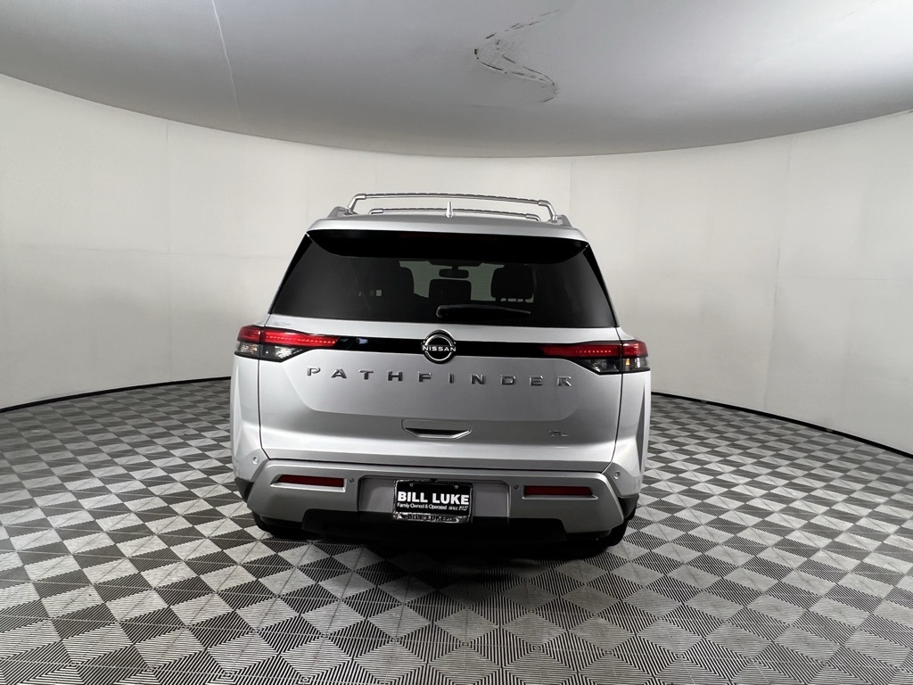 2022 Nissan Pathfinder SL photo 4