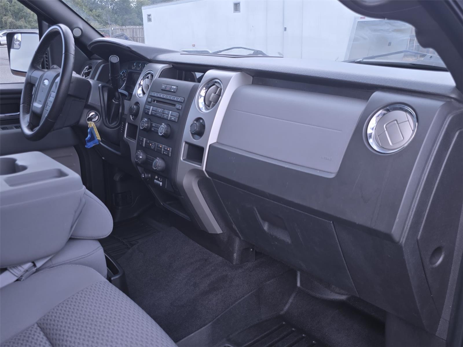 2012 Ford F-150 XLT photo 23
