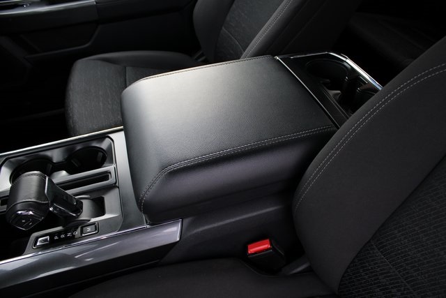 2023 Ford F-150 XLT photo 2