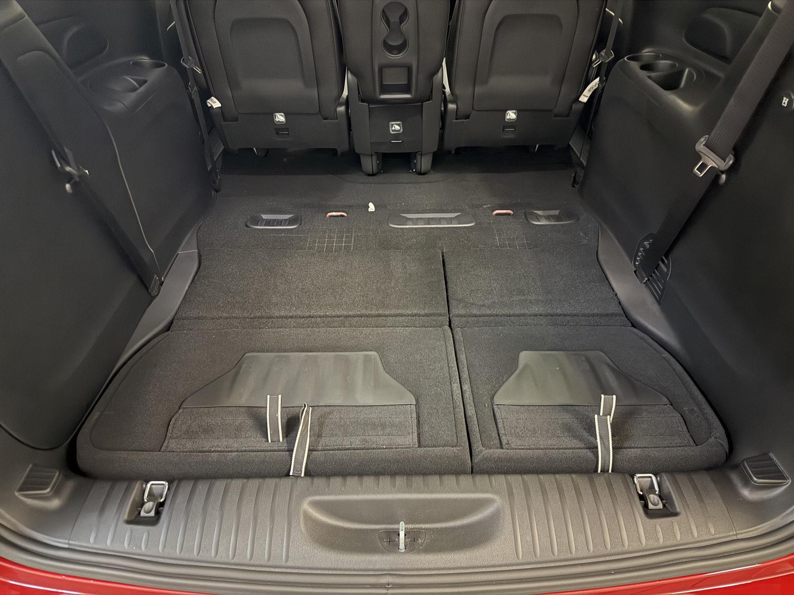 2026 Chrysler Pacifica photo 35