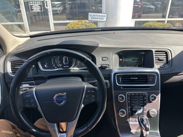 2016 Volvo S60 T5 Drive-E Premier photo 2