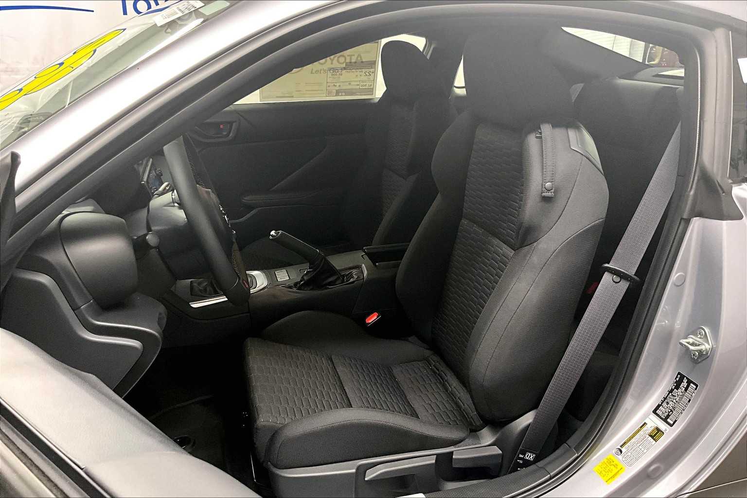 2025 Toyota GR86 photo 9