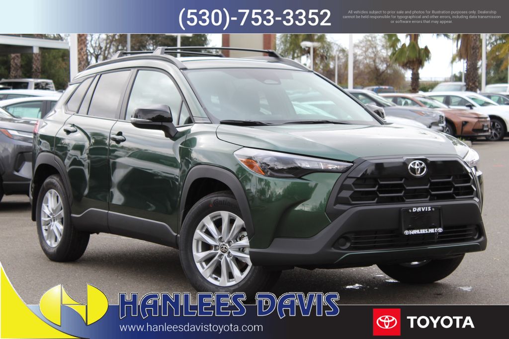 2026 Toyota Corolla Cross LE's photo