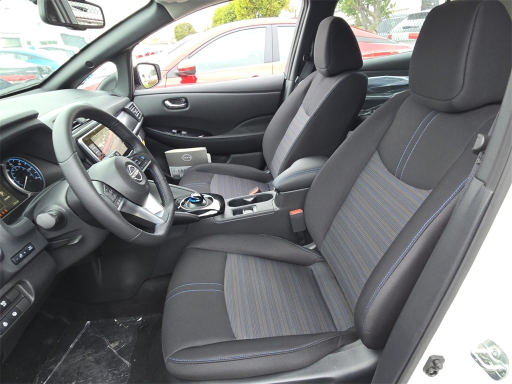 2024 Nissan Leaf SV Plus photo 5