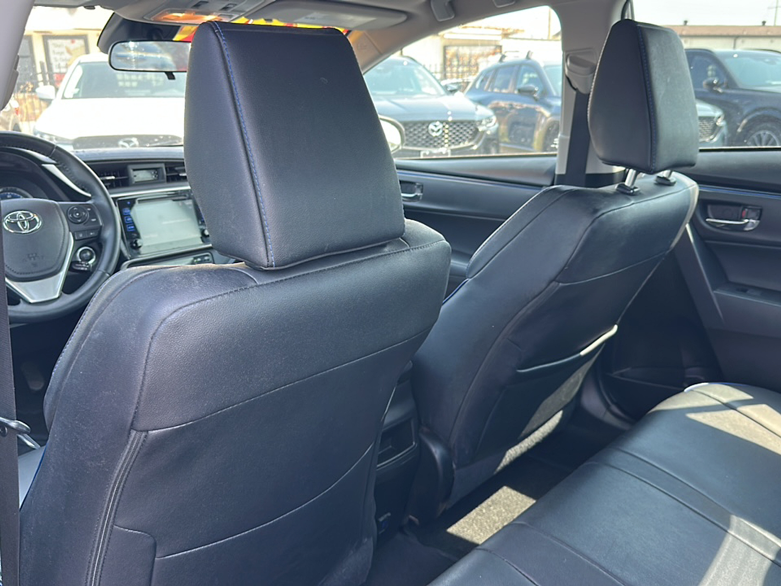 2019 Toyota Corolla XLE photo 4