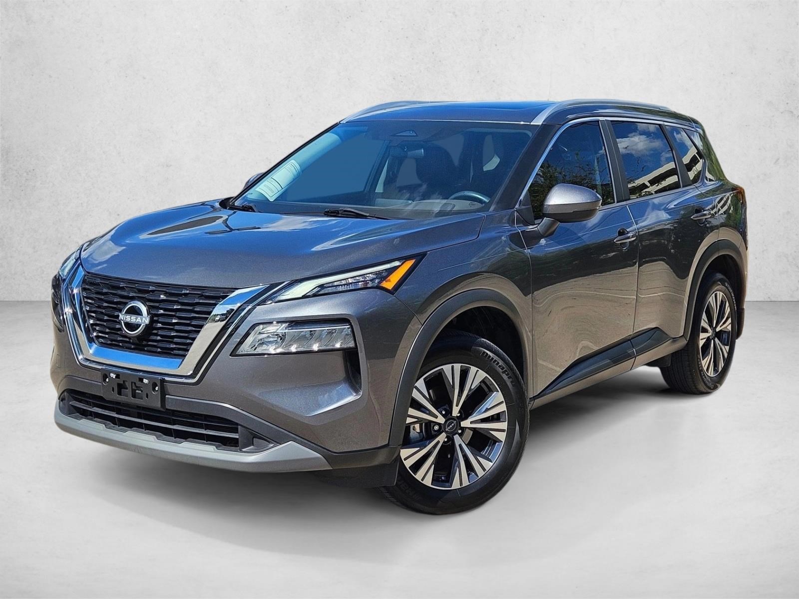 2022 Nissan Rogue SV's photo