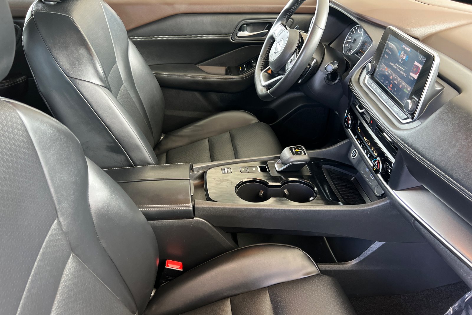 2023 Nissan Rogue SV photo 16