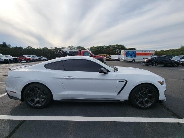2016 Ford Mustang Shelby GT350 photo 2