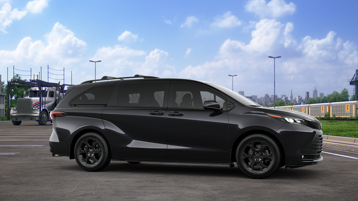 2025 Toyota Sienna Woodland Edition photo 11