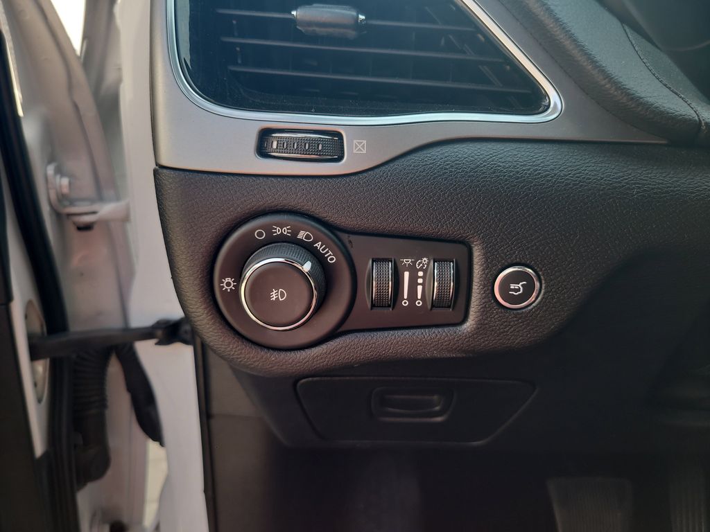 2020 Jeep Cherokee Limited photo 13