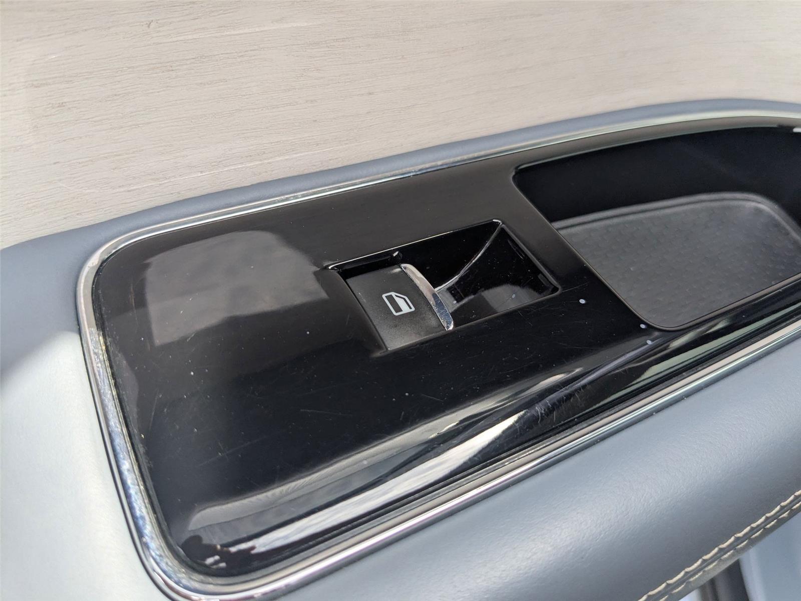 2020 Lincoln Navigator Black Label photo 26