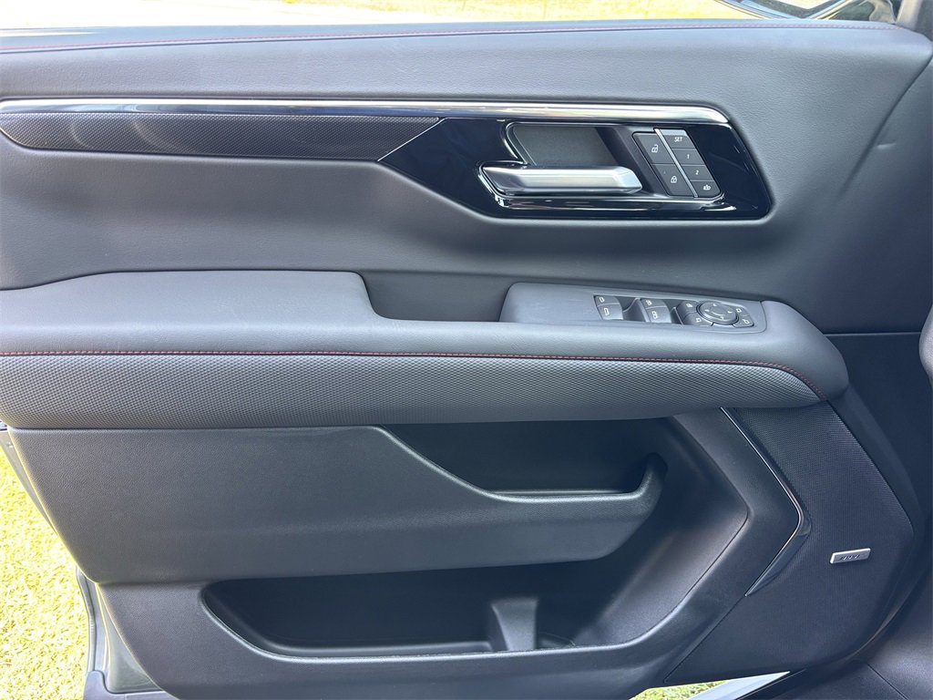2025 Chevrolet Tahoe RST photo 10