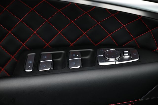 2025 Genesis G70 3.3T Sport Advanced photo 17