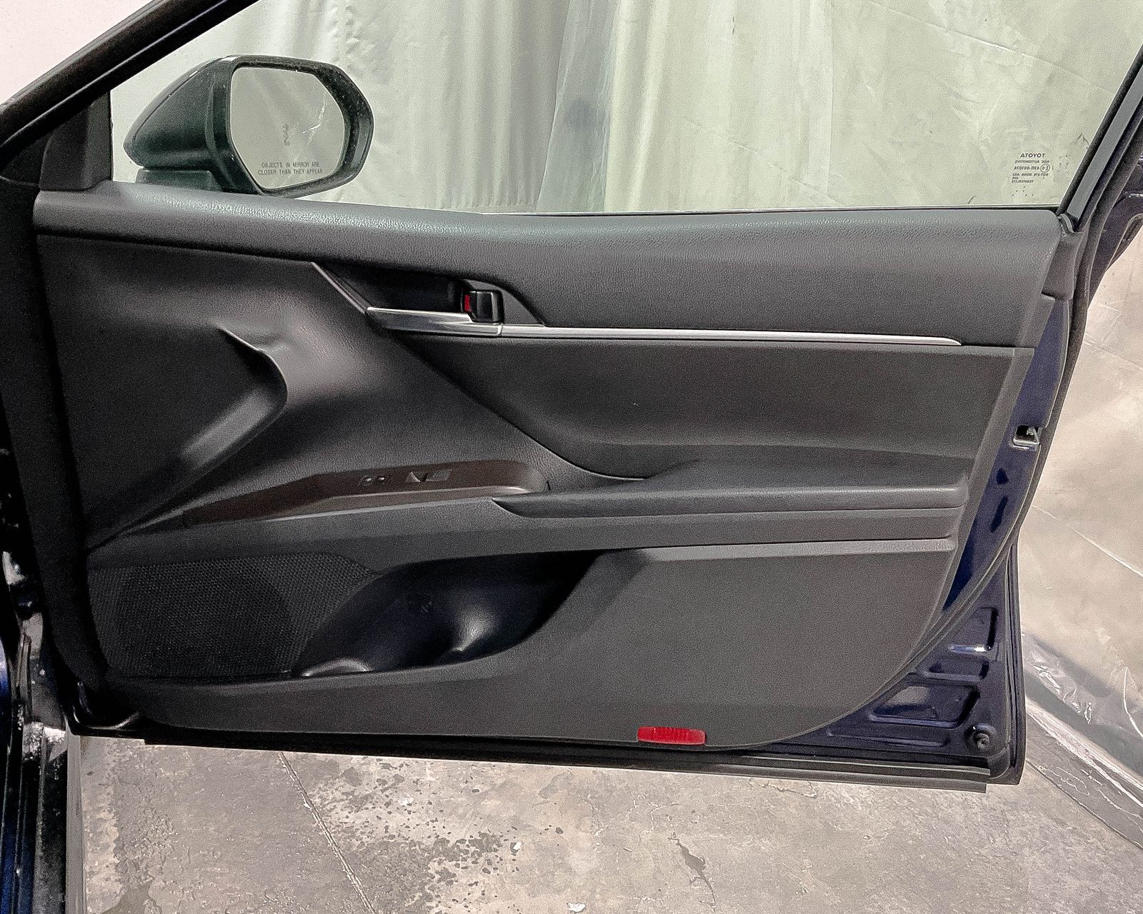 2022 Toyota Camry SE photo 17
