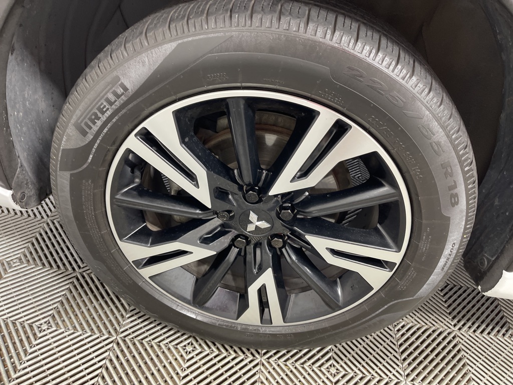 2023 Mitsubishi Outlander SE photo 29