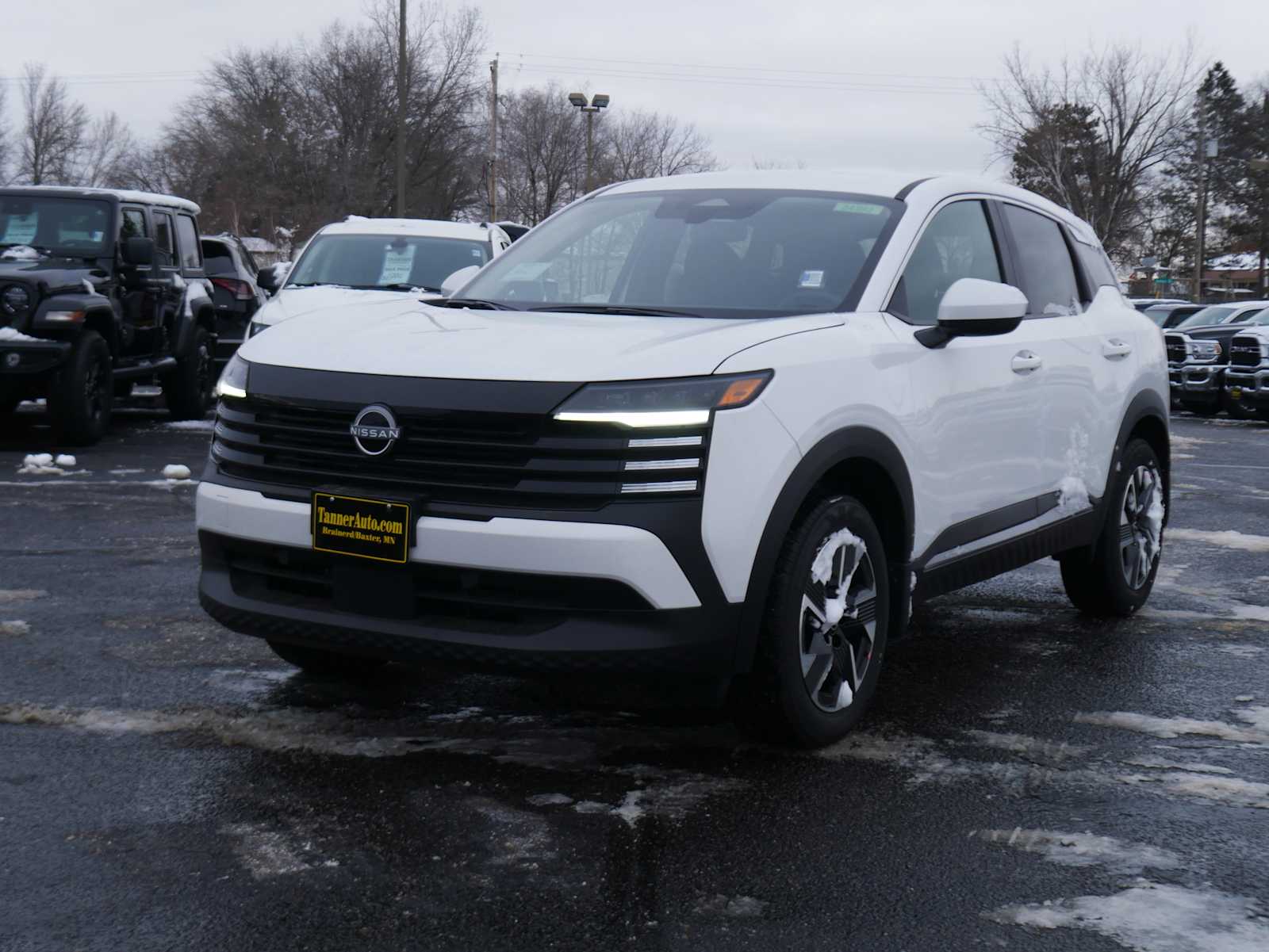 2025 Nissan Kicks SV photo 2