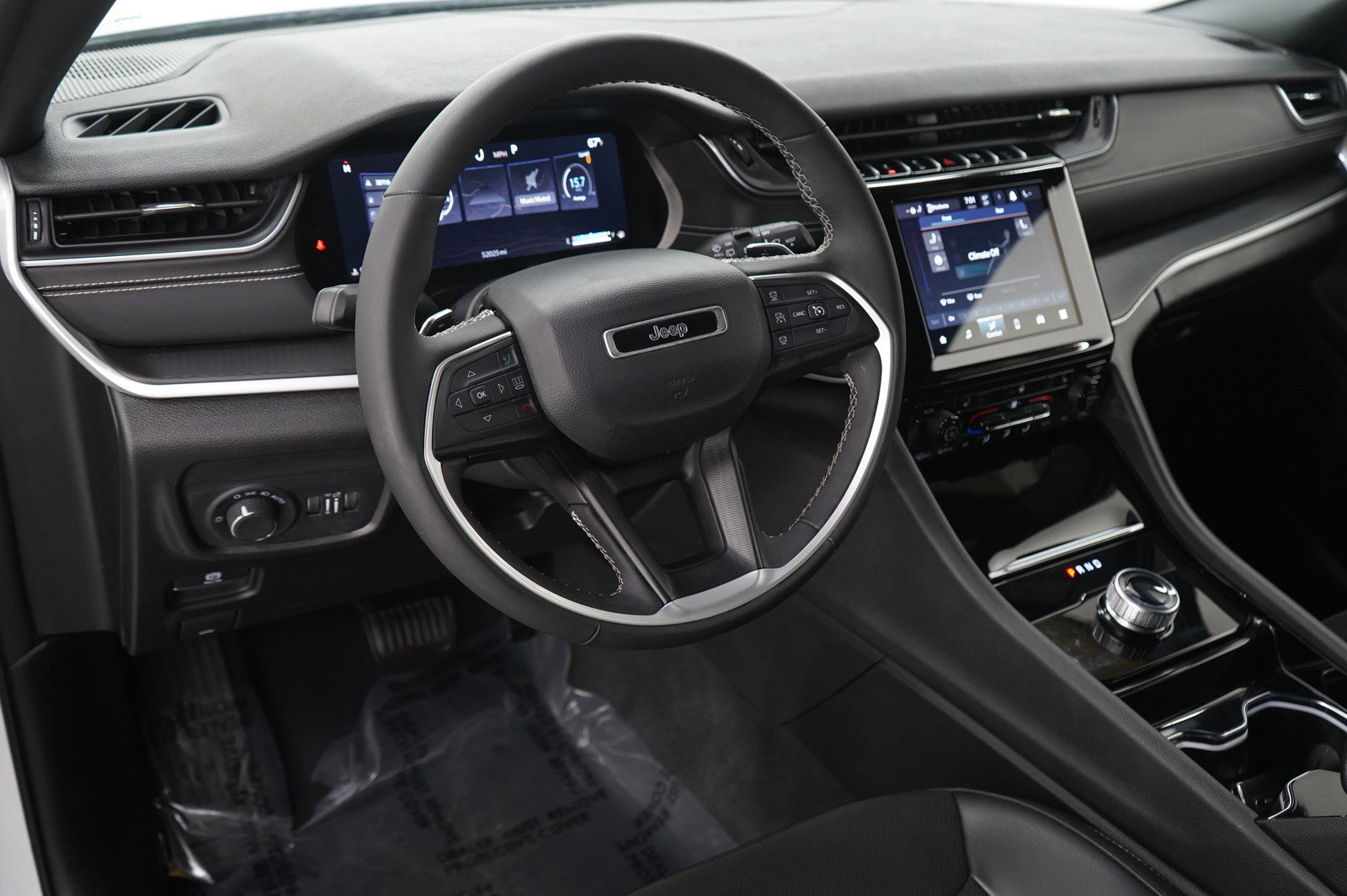2023 Jeep Grand Cherokee Altitude photo 23