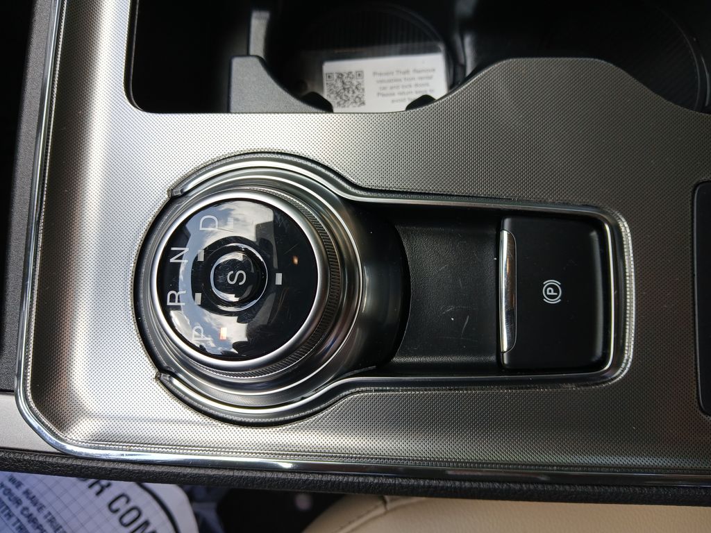 2022 Ford Edge SEL photo 20