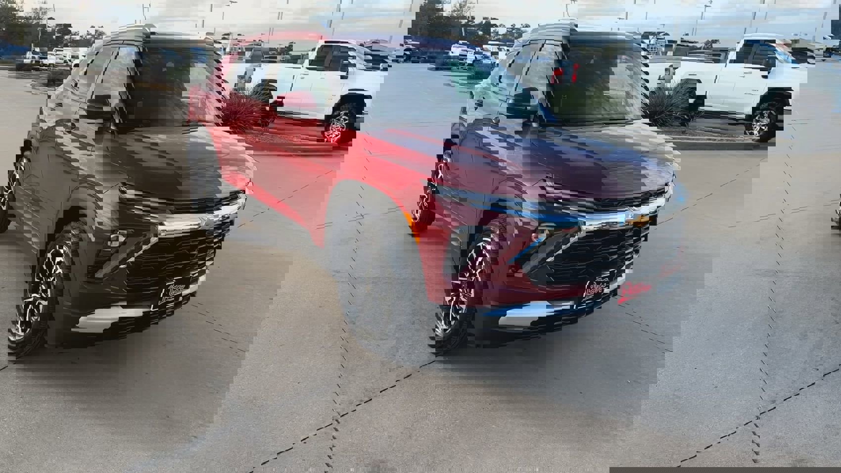 2024 Chevrolet Trailblazer LT photo 2