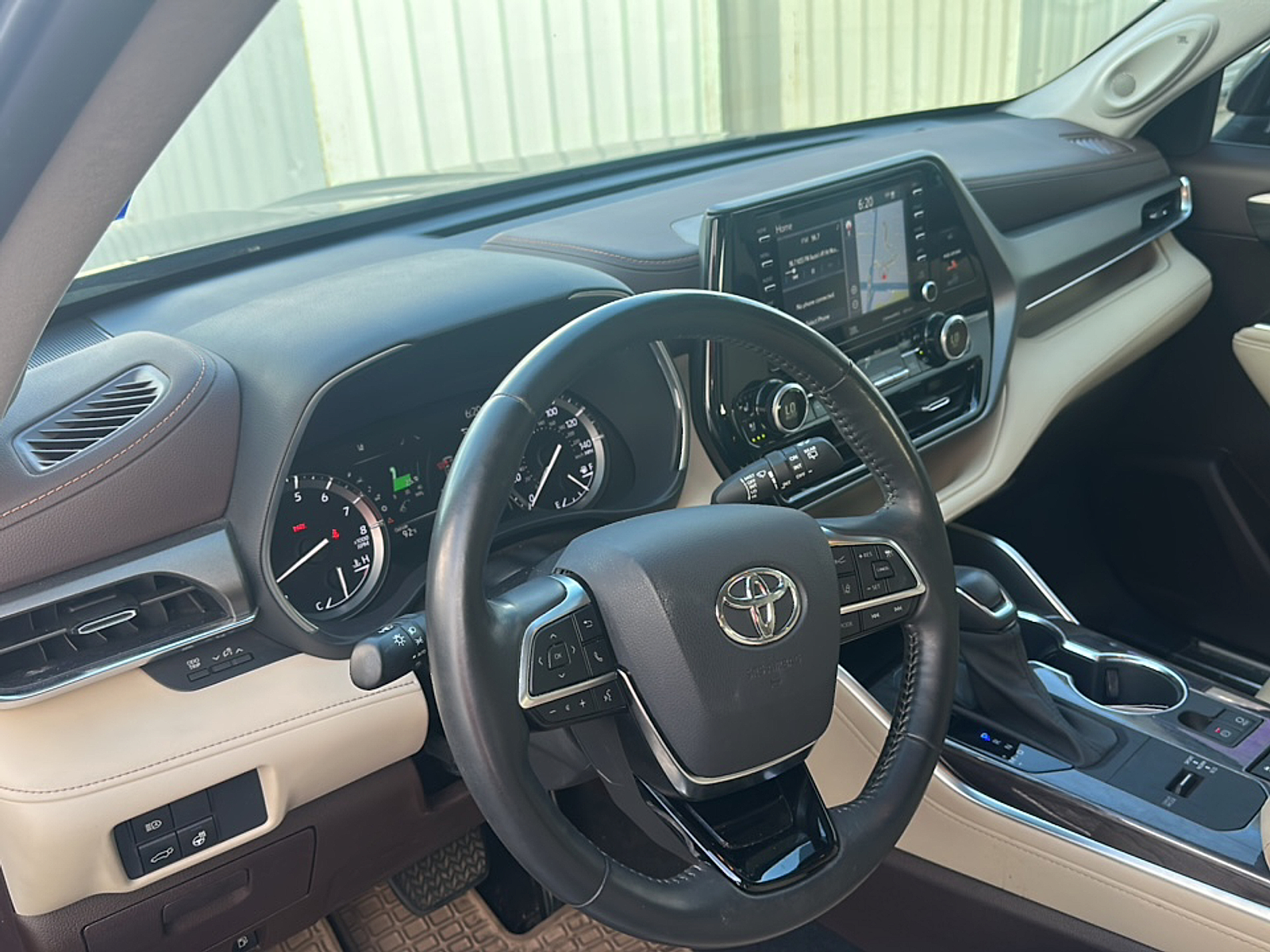 2021 Toyota Highlander Limited photo 2