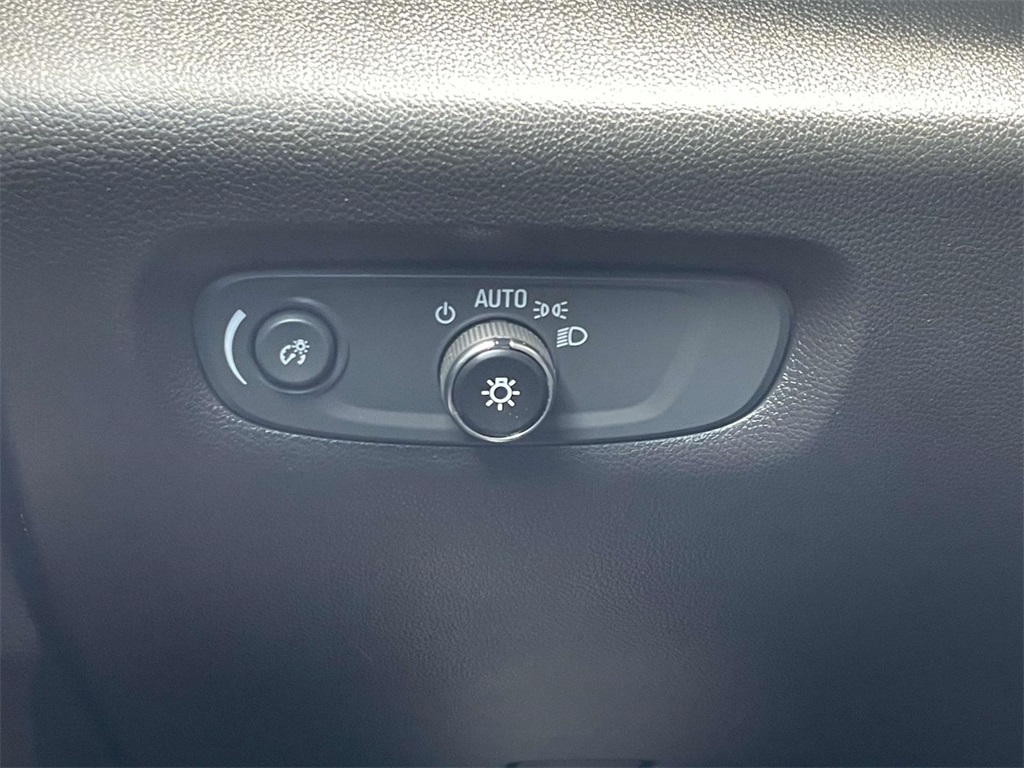 2023 Chevrolet Traverse Premier photo 22