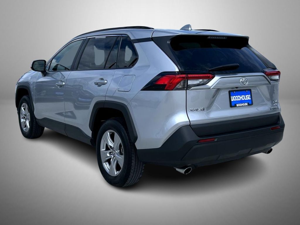 2023 Toyota RAV4 XLE photo 7