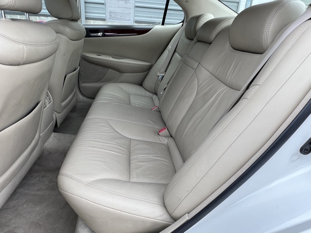 2004 Lexus ES 330 photo 14