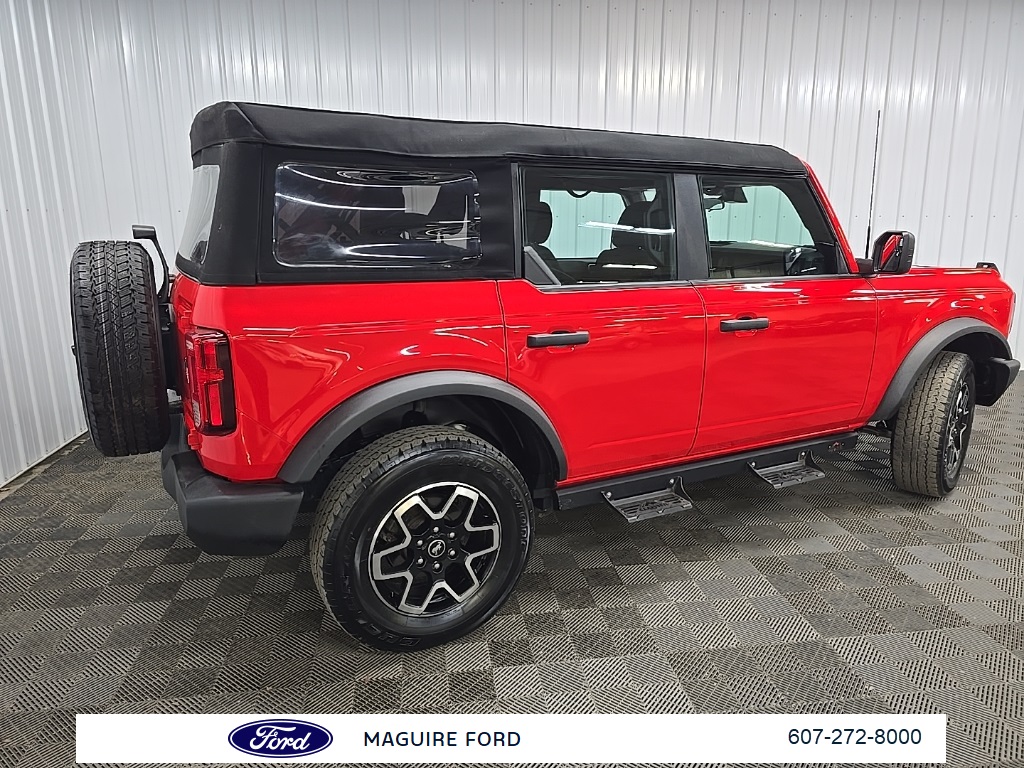 2023 Ford Bronco Base photo 3