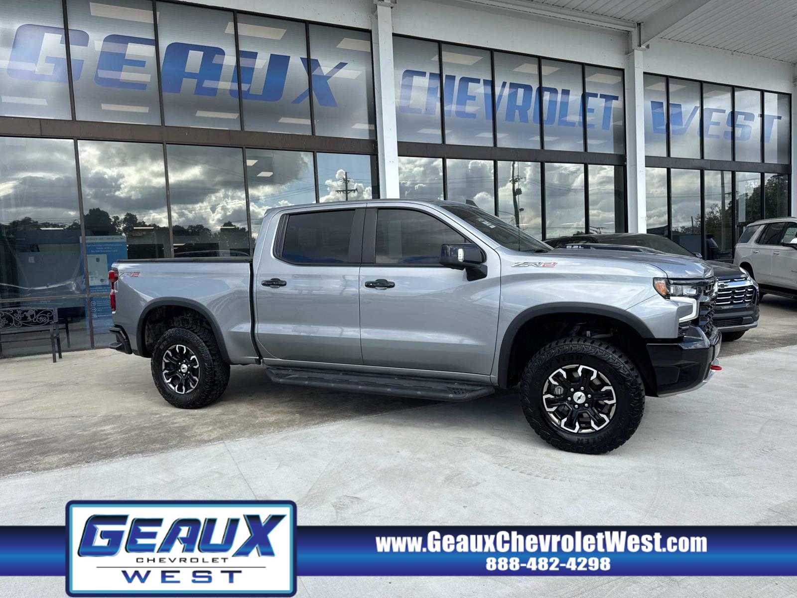 2024 Chevrolet Silverado 1500 ZR2's photo