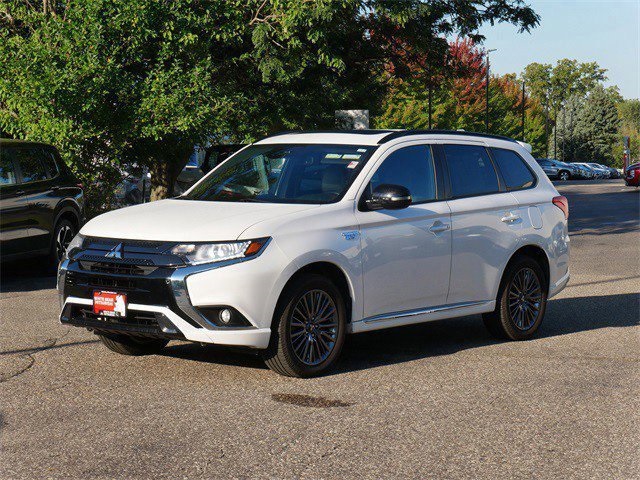2021 Mitsubishi Outlander PHEV LE photo 3