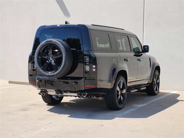 2025 Land Rover Defender 130 V8 photo 4