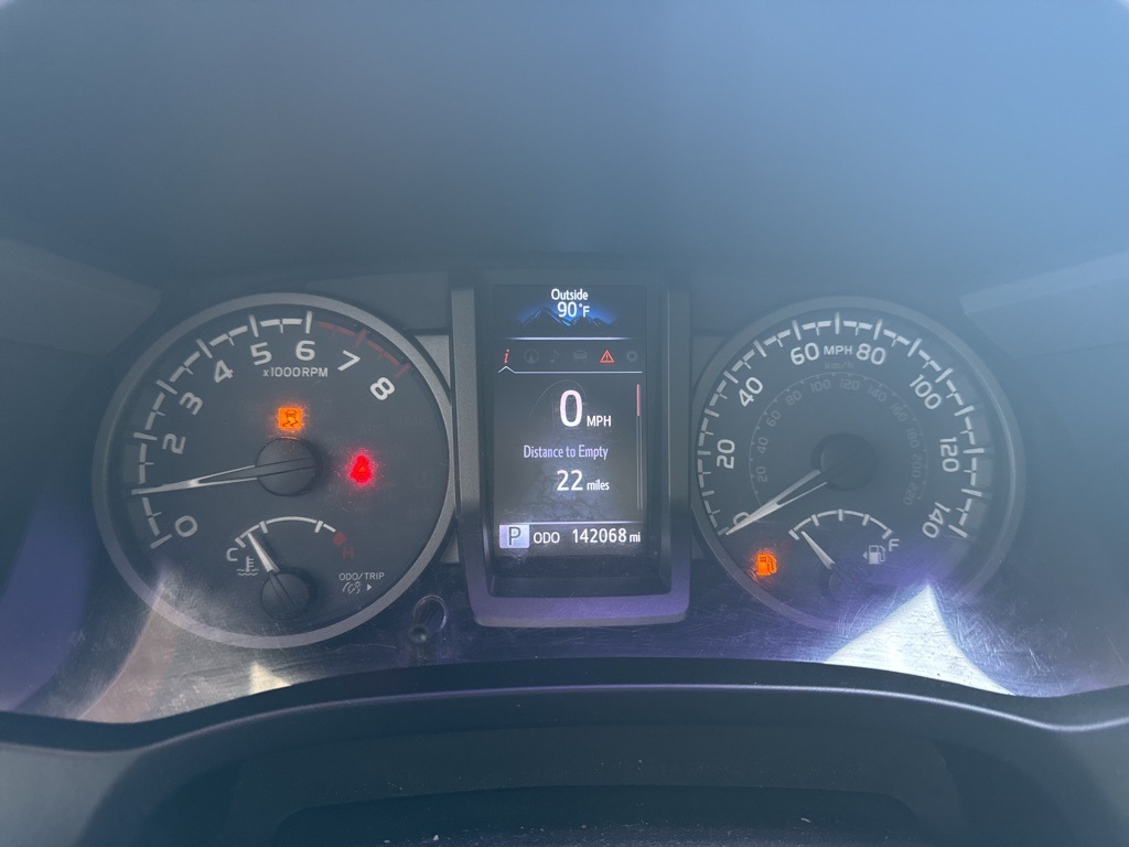 2016 Toyota Tacoma TRD Sport photo 7