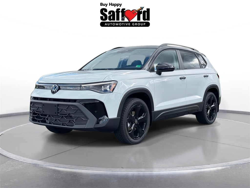 2025 Volkswagen Taos SE Black's photo