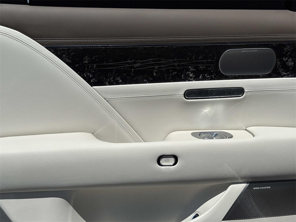 2026 Genesis G90 3.5T E-Supercharger photo 17