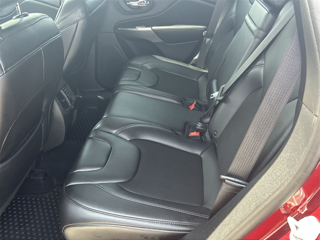 2019 Jeep Cherokee Latitude photo 21