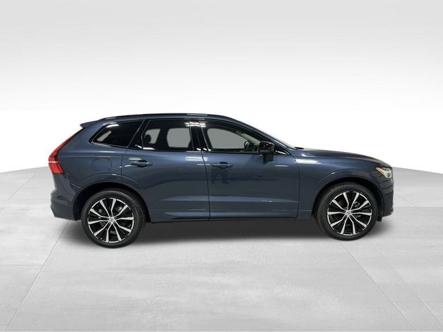2025 Volvo XC60 B5 Plus photo 2