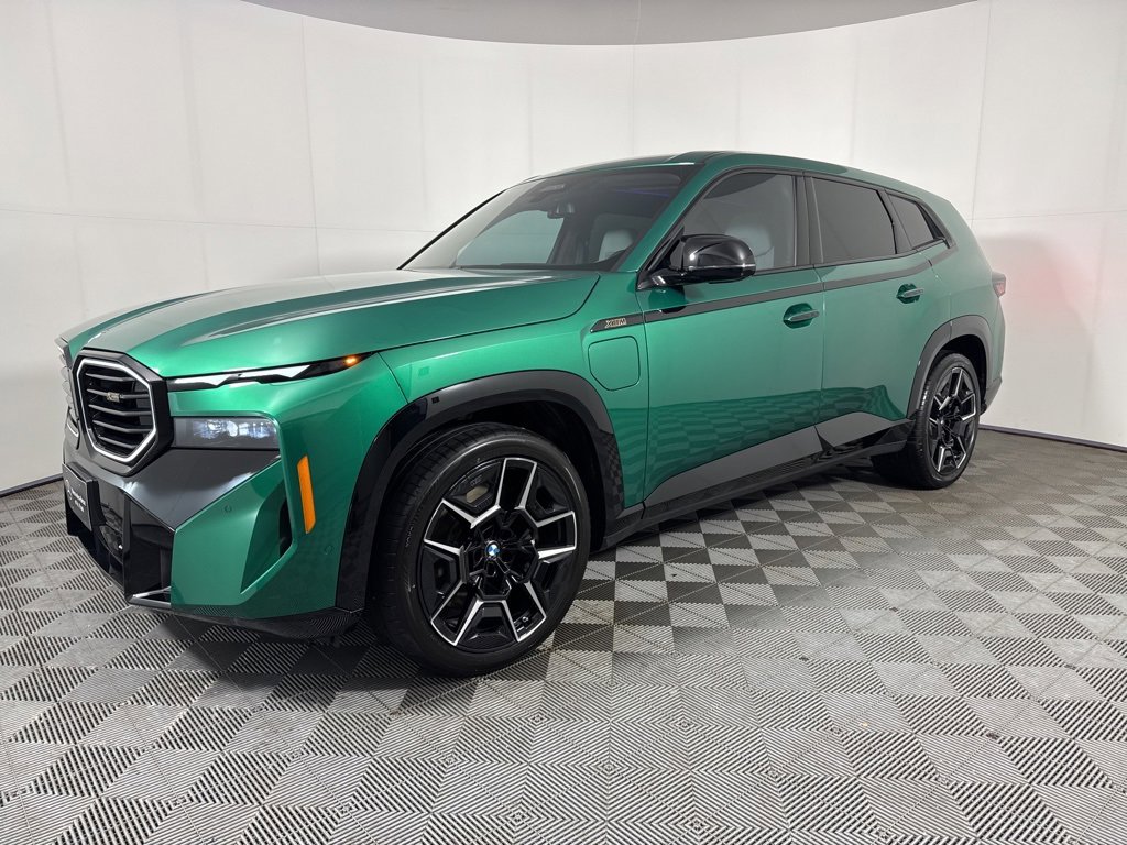 2025 BMW XM Base's photo