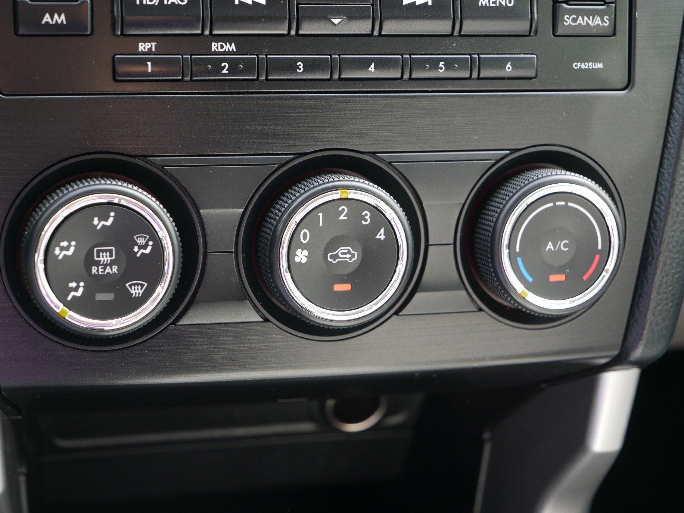 2015 Subaru Forester 2.5i Premium photo 21