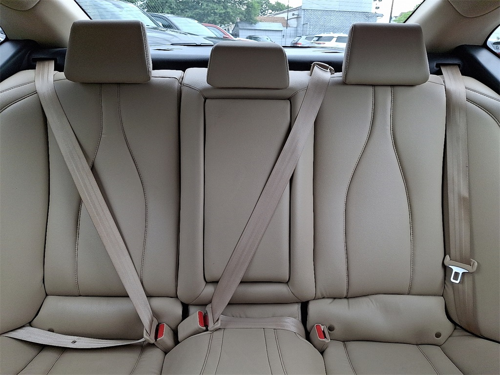 2022 Acura TLX Base photo 19