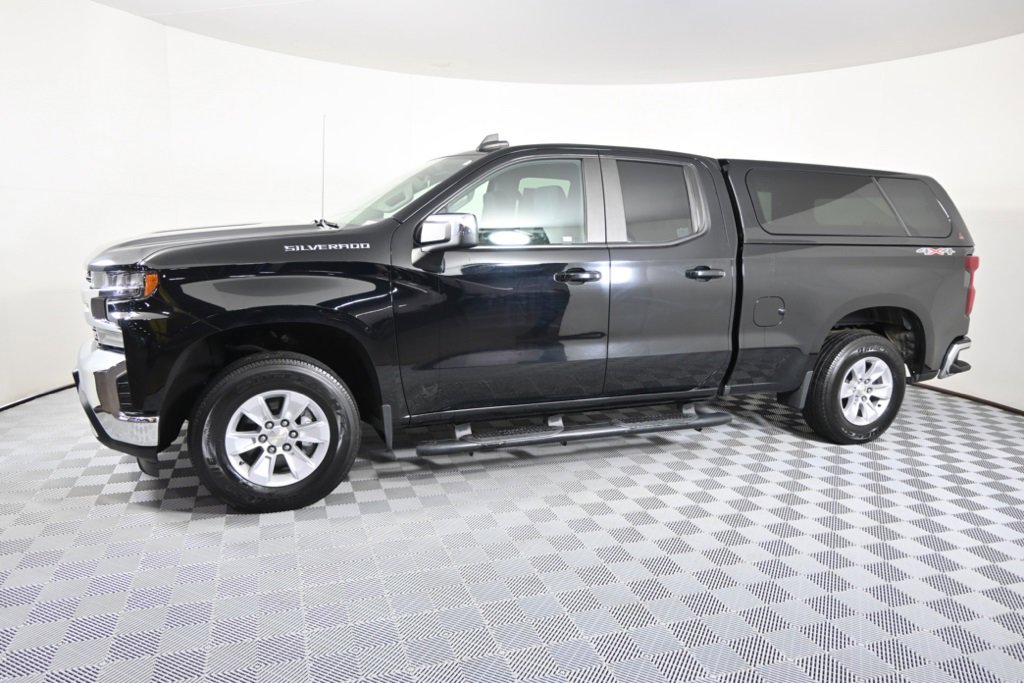 Used 2020 Chevrolet Silverado 1500 LT with VIN 1GCRYDED4LZ281268 for sale in Forest Lake, Minnesota