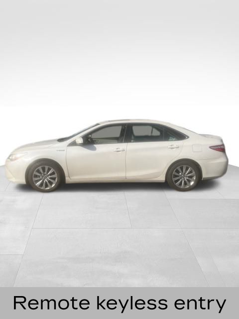 2015 Toyota Camry Hybrid XLE photo 2