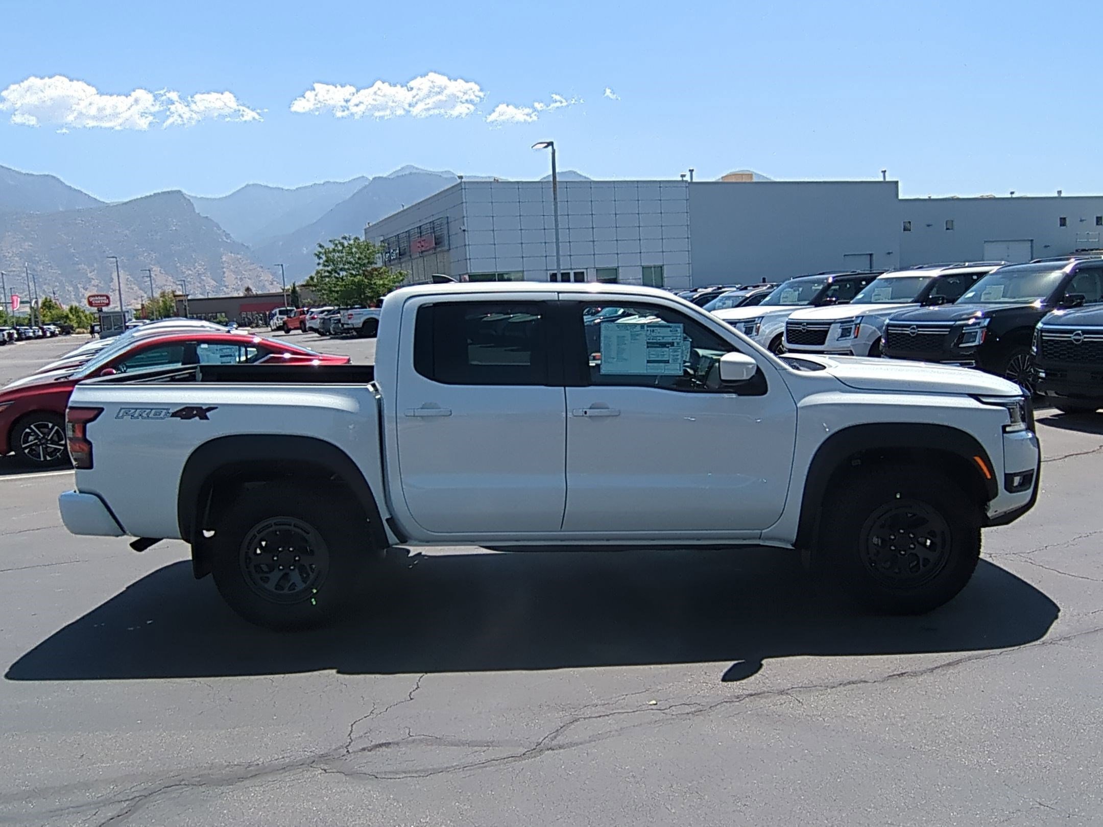 2025 Nissan Frontier PRO-4X photo 2