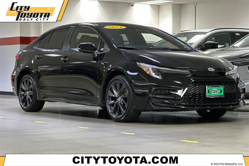 2024 Toyota Corolla SE's photo