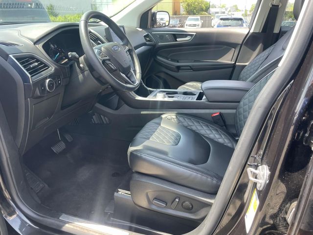 2024 Ford Edge Titanium photo 18