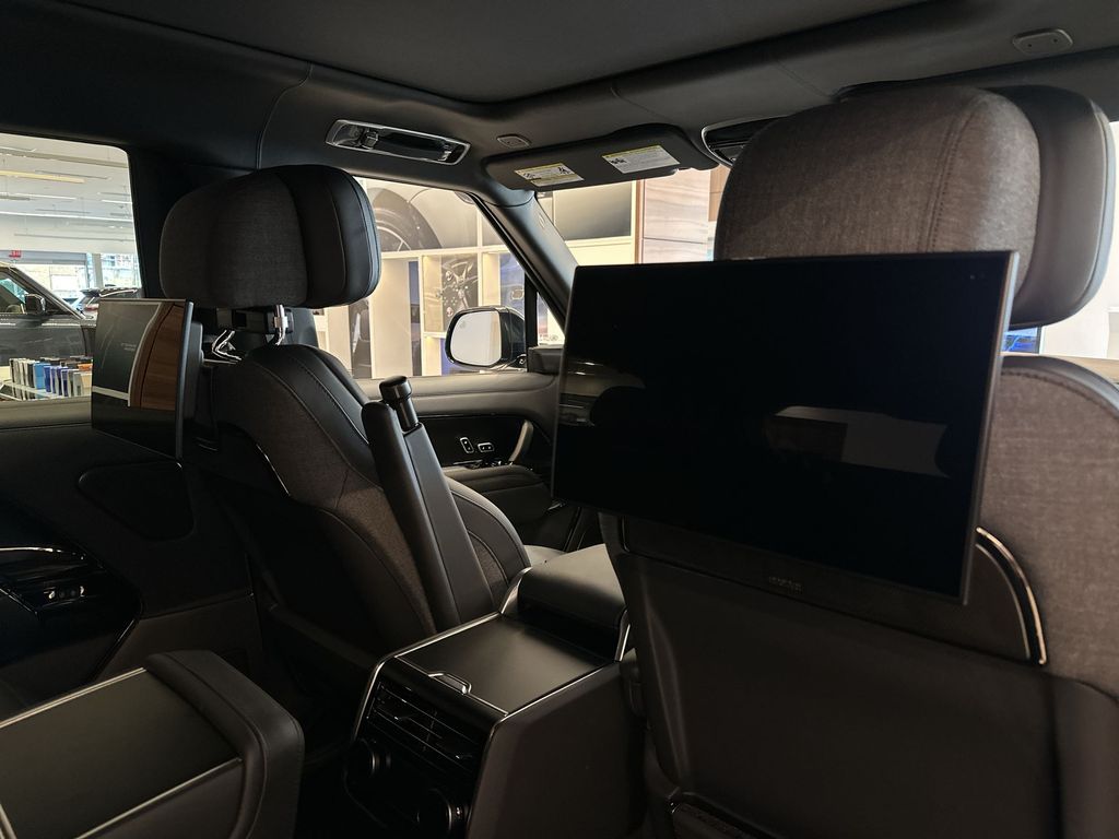 New 2024 Land Rover Range Rover SV 4D Sport Utility in Paramus 