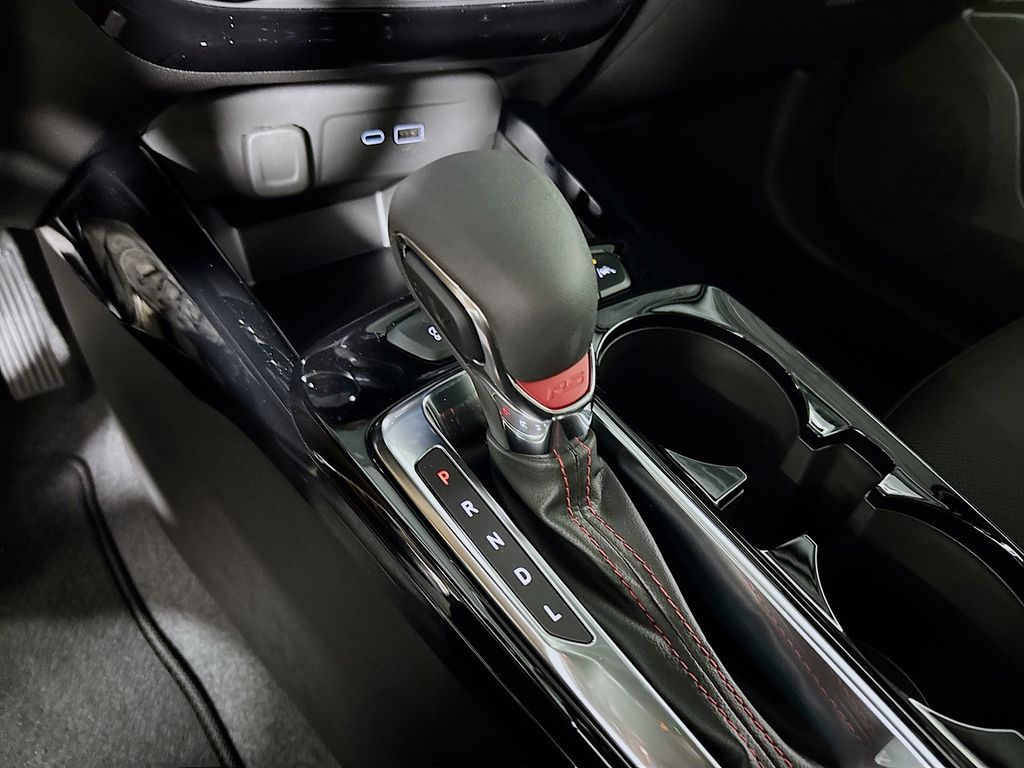 2025 Chevrolet Trax photo 15