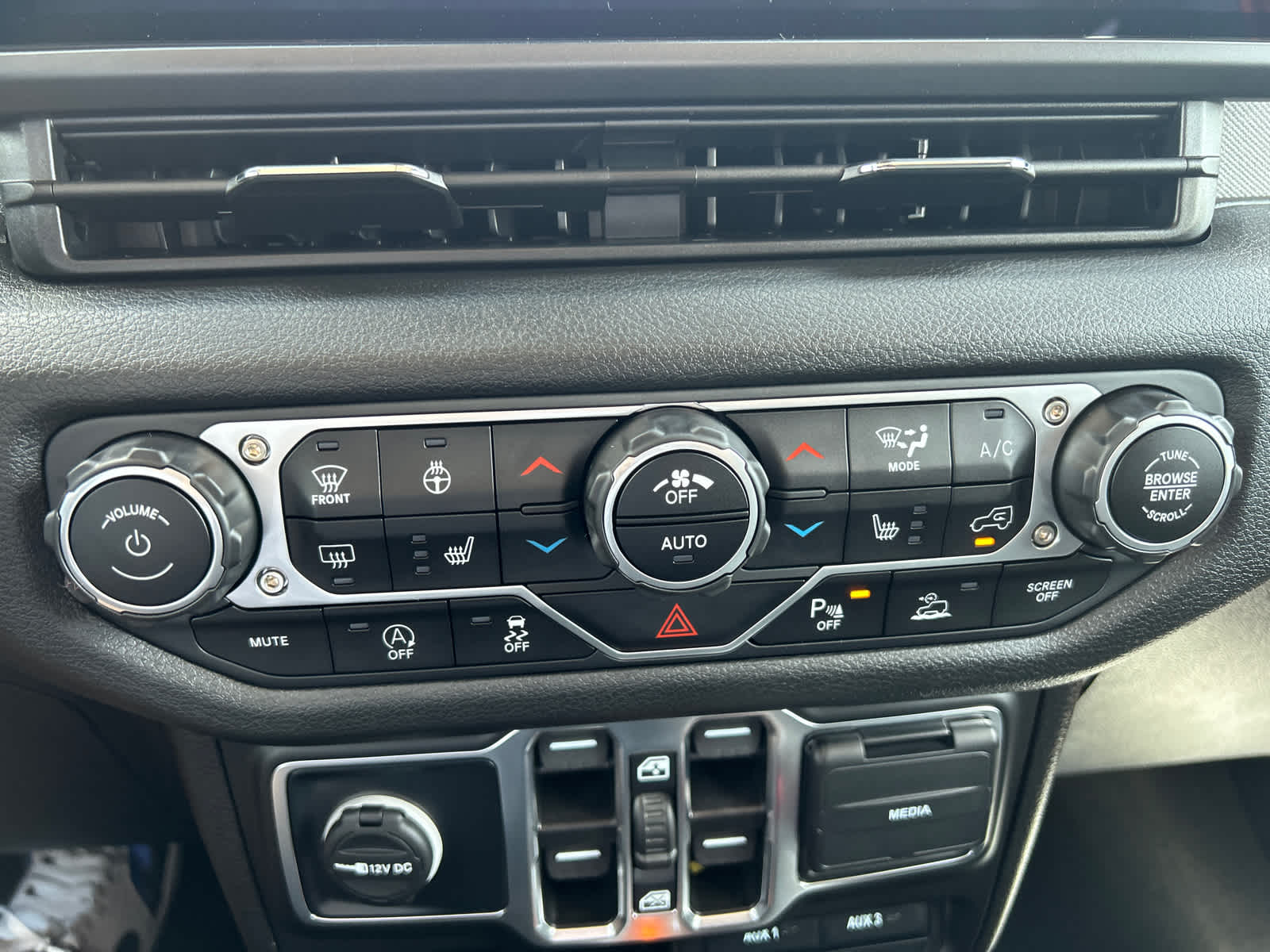 2025 Jeep Gladiator Willys Sport S photo 27