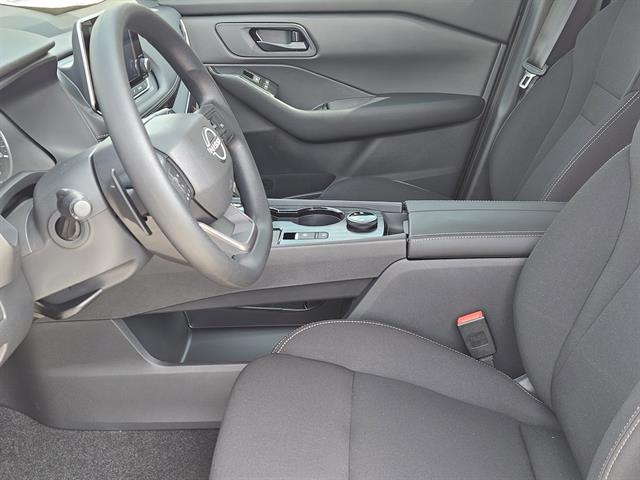 2025 Nissan Rogue S photo 9